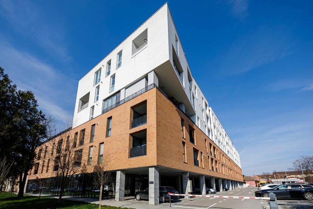 Luxury Apt. Near River & Parking Timisoara Exterior photo