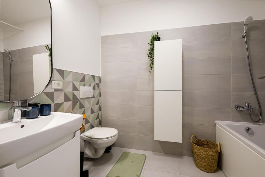Luxury Apt. Near River & Parking Timisoara Exterior photo